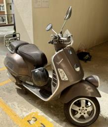 Title low Mileage Vespa Gtv 300 Via M image 2
