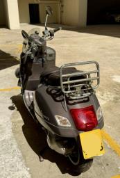 Title low Mileage Vespa Gtv 300 Via M image 4