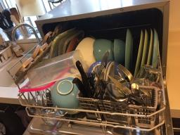 Siemens Free-standing Compact Dishwasher image 1