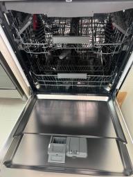 Whirlpool Nearly New Dishwasher image 3