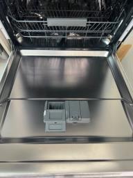 Whirlpool Nearly New Dishwasher image 5
