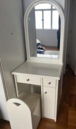 Dressing table image 1