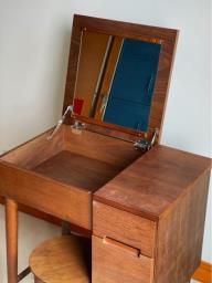 Francfranc emo Dresser  Stool image 1