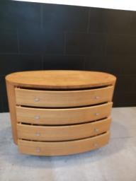 Oval Dresser w 4 drawers Excellent Cond image 1