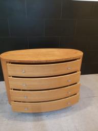 Oval Dresser w 4 drawers Excellent Cond image 4