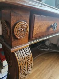 writing desk image 3