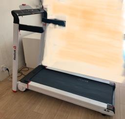 Reebok Irun 40 foldable treadmill image 2