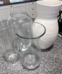 4 vases image 1