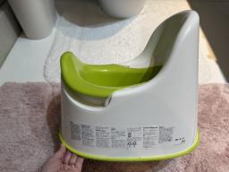 Baby bath hat bath seat from Stokke image 2