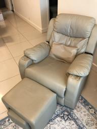 Free Lounge Chair image 1