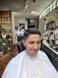 Free mens haircuts - Barbershop image 8