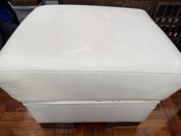 Free Ottoman image 1