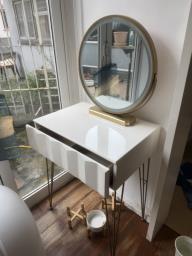 Little dresser and mirror image 1