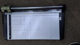 Paper cutter image 1