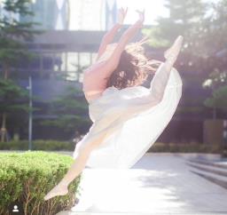 Photographer look for a Ballet Dancer image 3