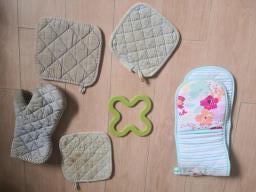 Various Pot Holders and Mittens image 1