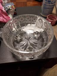 Glass bowl with legs image 2