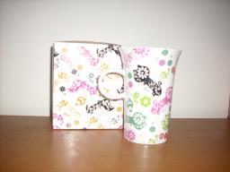Mugs tea cups and saucers image 2