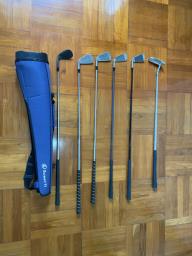 Set of 8 golf clubs plus 2 bags image 2