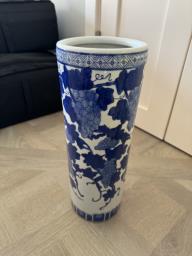 Chinese vase image 1