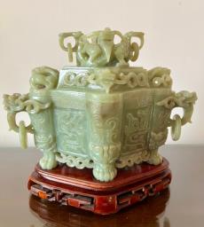 Collectors Item - Dragon Wealth Chest image 1