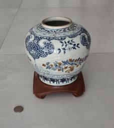 Porcelain vase Yuan dynasty style image 1