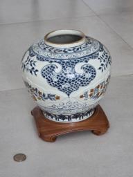 Porcelain vase Yuan dynasty style image 2