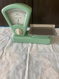 Retro weighing machine and timet image 2