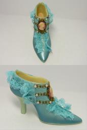 Victorian shoe ceramic with cameo image 1