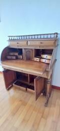 Beautifula Vintage Roll Top Desk image 4