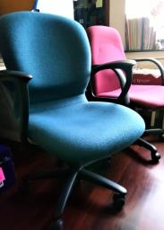 Ergonomic Swivel Chair image 2
