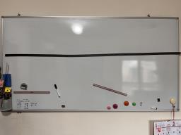 Free whiteboard works with magnets image 1