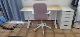 Office desk image 2