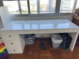 White Desk image 1