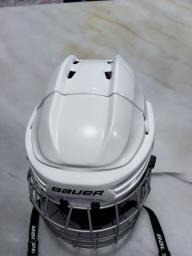 Ice hockey helmet image 3