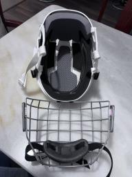 Ice hockey helmet image 5