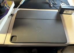 Apple Ipad Pro 3rd Gen 11 2021 M1 256gb image 3