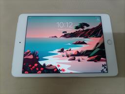 Ipad mini 4 image 1