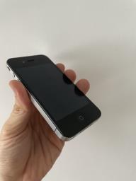 Iphone 4 16gb with a charging cable image 2