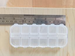 12-grid transparent storage box image 4