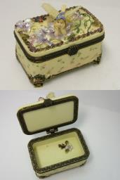 Angel ceramic box image 7