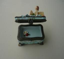 Angel ceramic box image 8