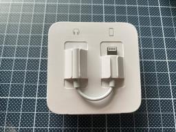 Apple 35mm to Lightning Adapter image 1