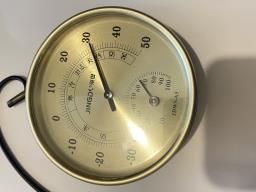 Classic thermometer hygrometer image 3