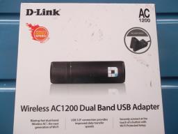 D-link U S B dual freq Wi Fi adaptor image 1