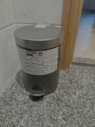Dustbin image 1