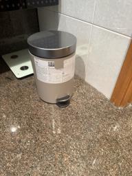 Dustbin image 1