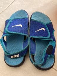 Kid Nike blue sandals image 1