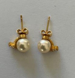 2 Pairs of Pearl Earrings image 3