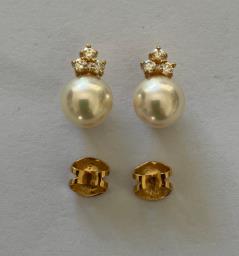 2 Pairs of Pearl Earrings image 6
